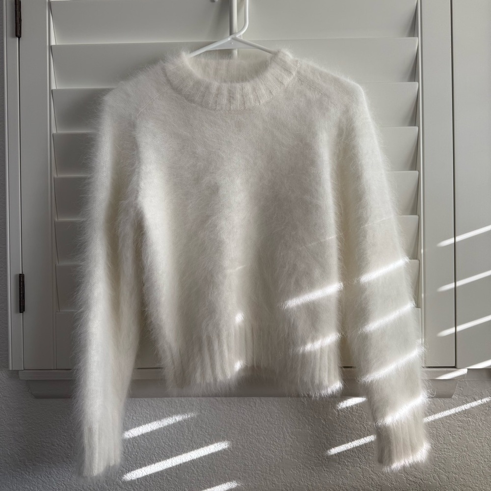 Goop Cloud Crewneck